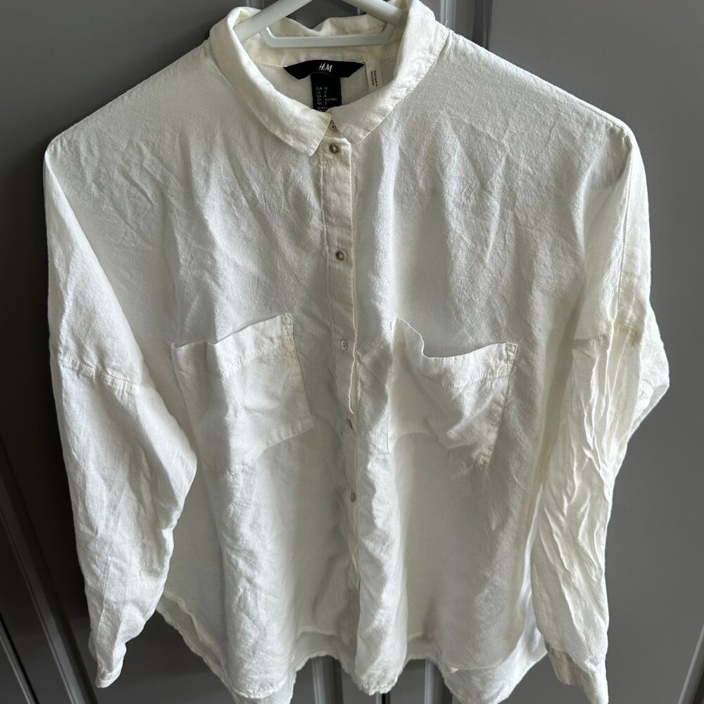 H&M White Button-Down Shirt | Size 8 | Classic Everyday Essential